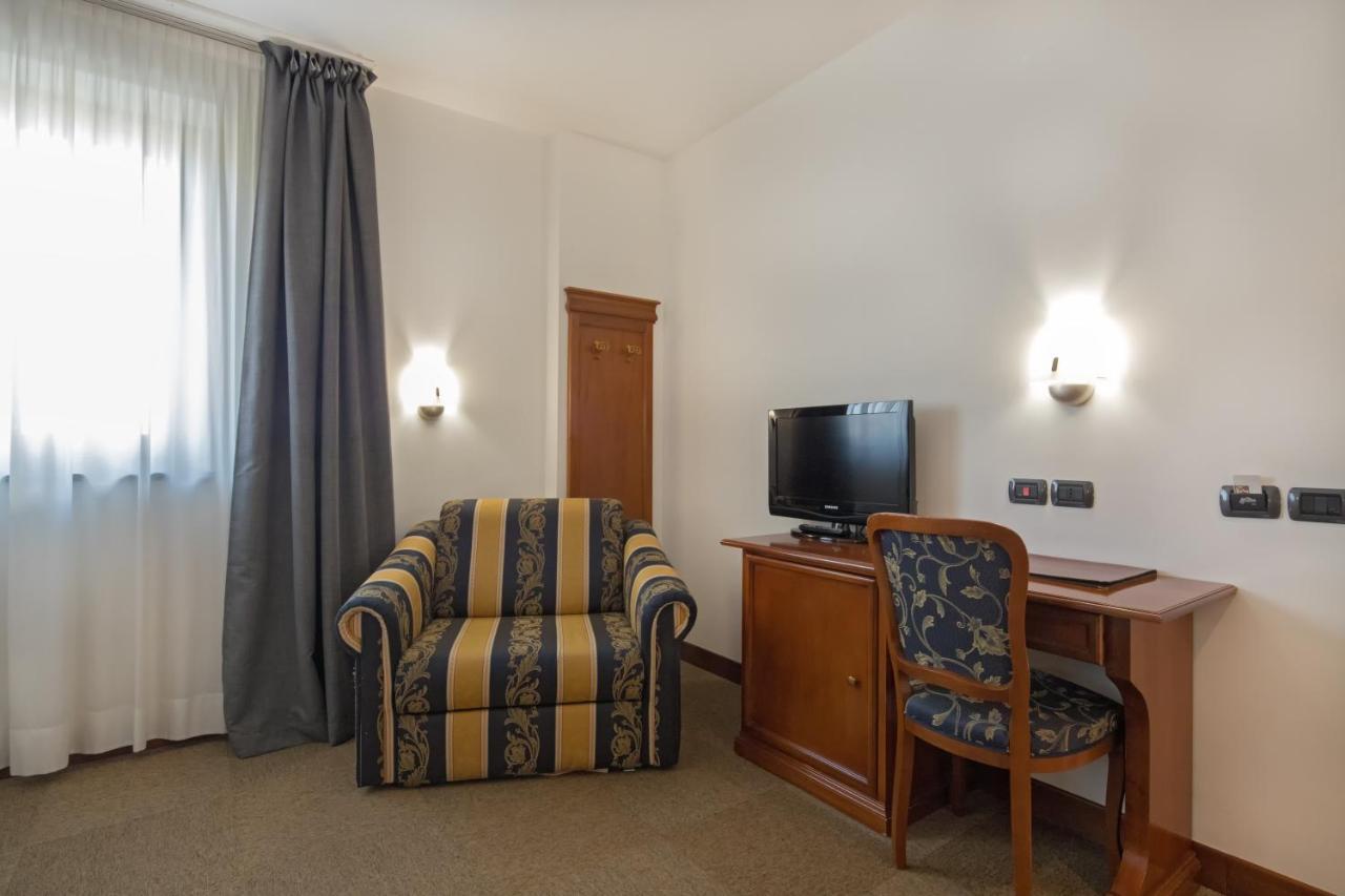 Hotel Medea (Adults Only) Альба Экстерьер фото