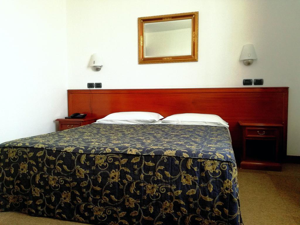 Hotel Medea (Adults Only) Альба Экстерьер фото