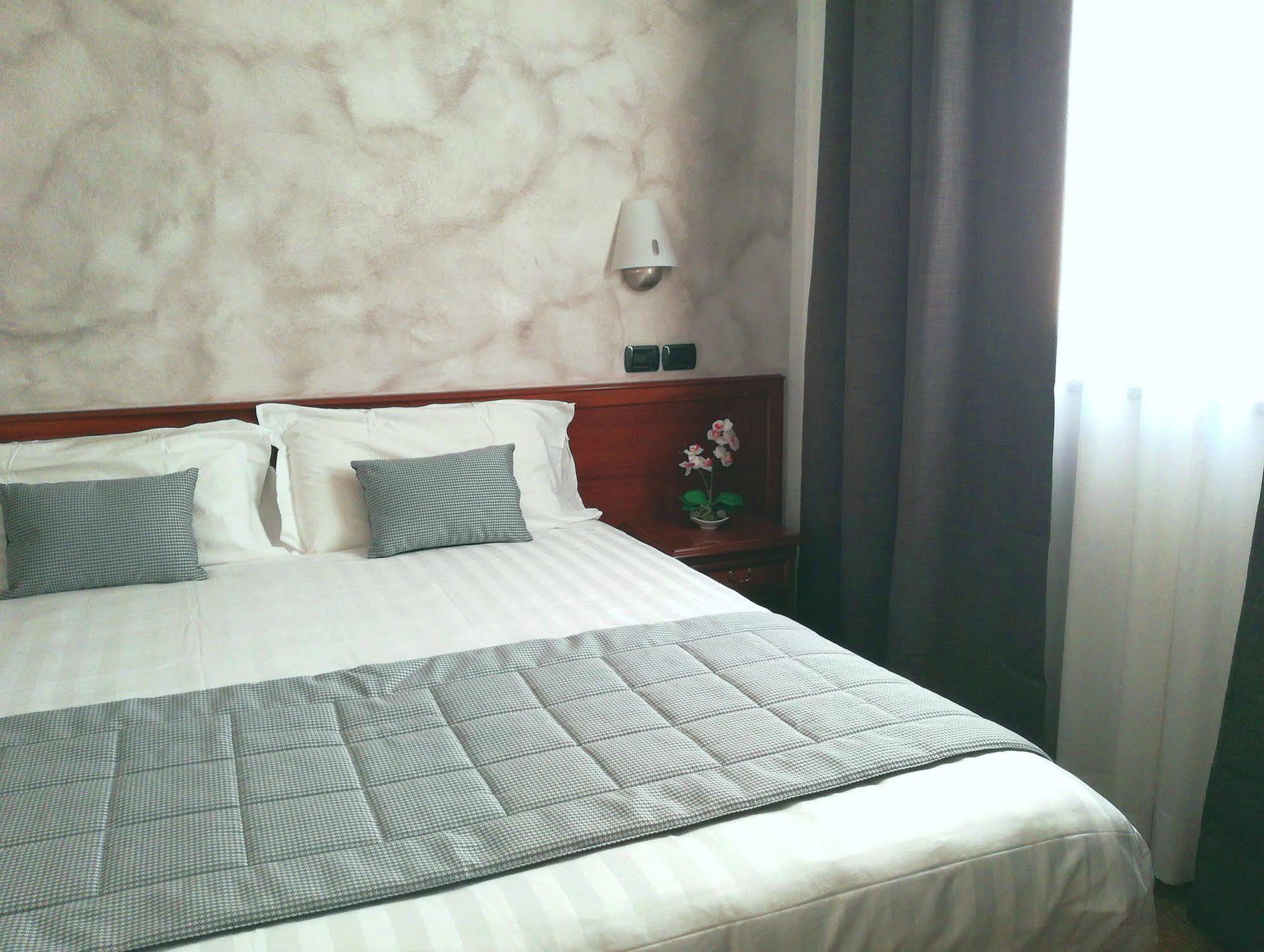 Hotel Medea (Adults Only) Альба Экстерьер фото